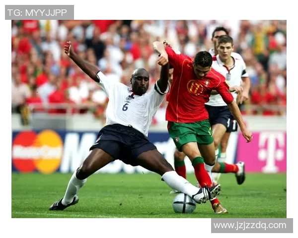 足球明星背影素材高清视频展示运动魅力与激情瞬间的完美捕捉 足球明星背影素材高清视频展示运动魅力与激情瞬间的完美捕捉